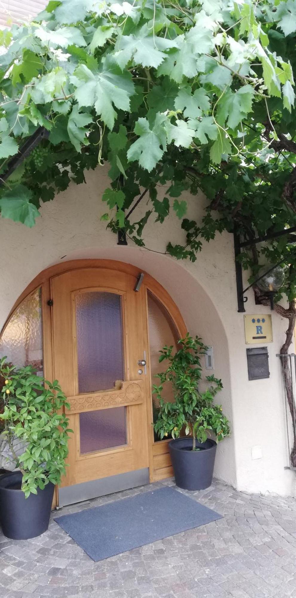Ferienwohnungen St Hippolyt Mit Hallenbad Lagundo Εξωτερικό φωτογραφία