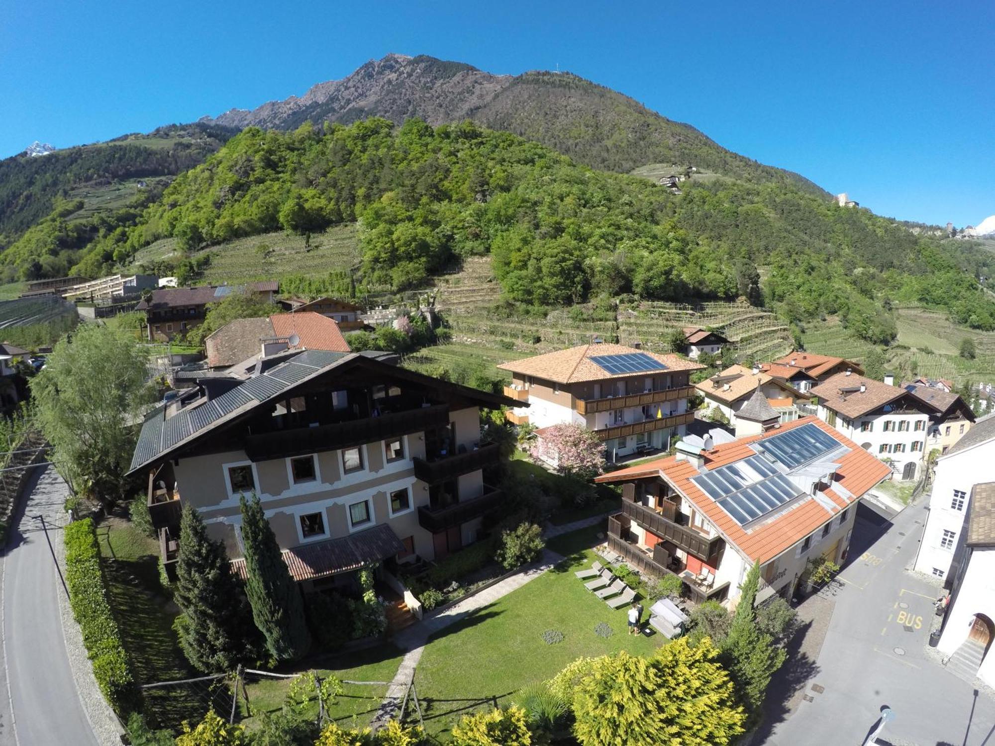 Ferienwohnungen St Hippolyt Mit Hallenbad Lagundo Εξωτερικό φωτογραφία